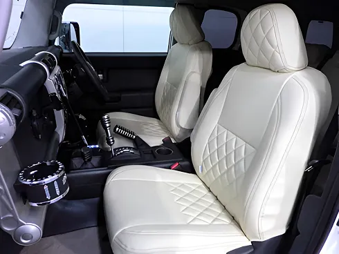 難燃性素材を採用