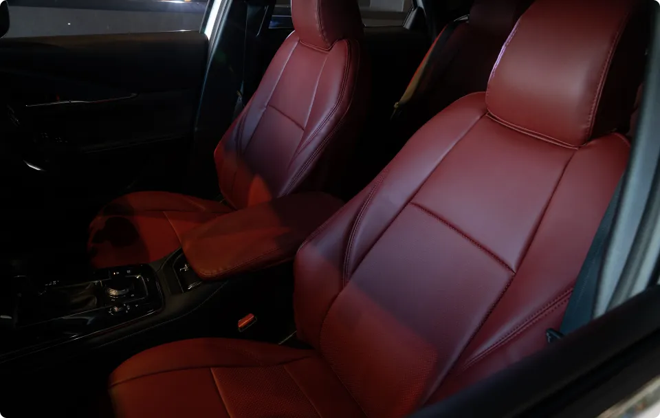 高級感の溢れる車内空間へ