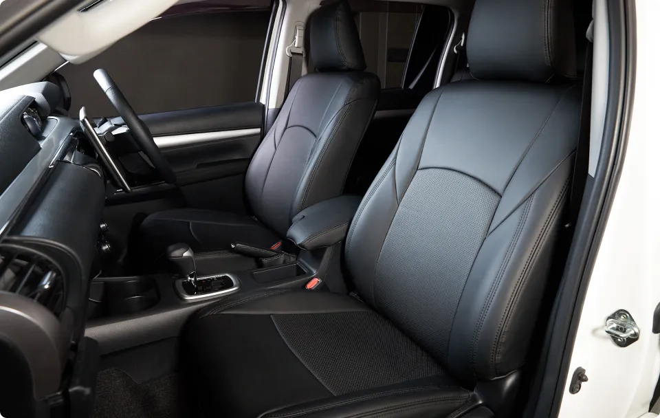 上質なレザーシート生地の肌触りと風合い