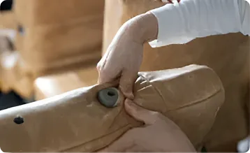 ヘッドレストの穴あけ加工済