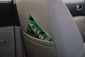 ブラック