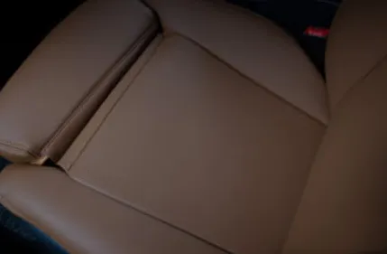 純正シートの形状にマッチ