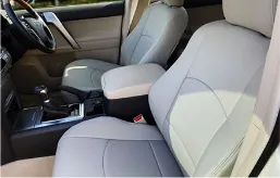 グレージュ