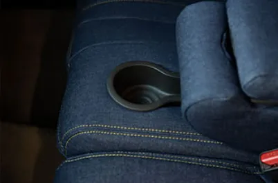 独自のカップホルダーの形にも対応