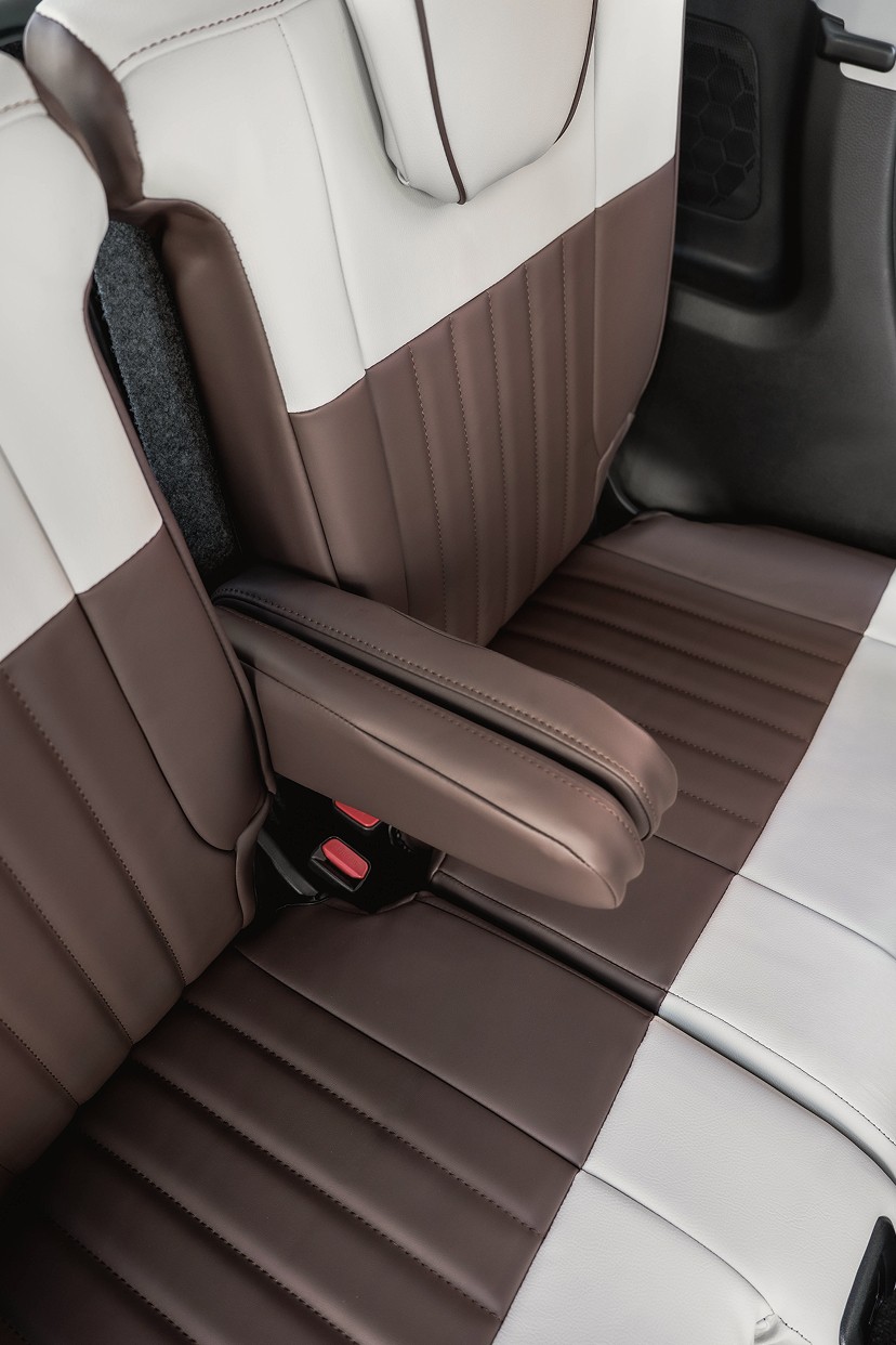 BMW X1 シートカバー Sandii マカロン ローズピンク×アイボリー